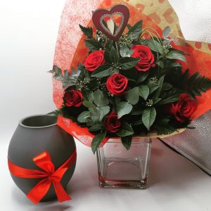 Jarrón con Media Docena de Rosas