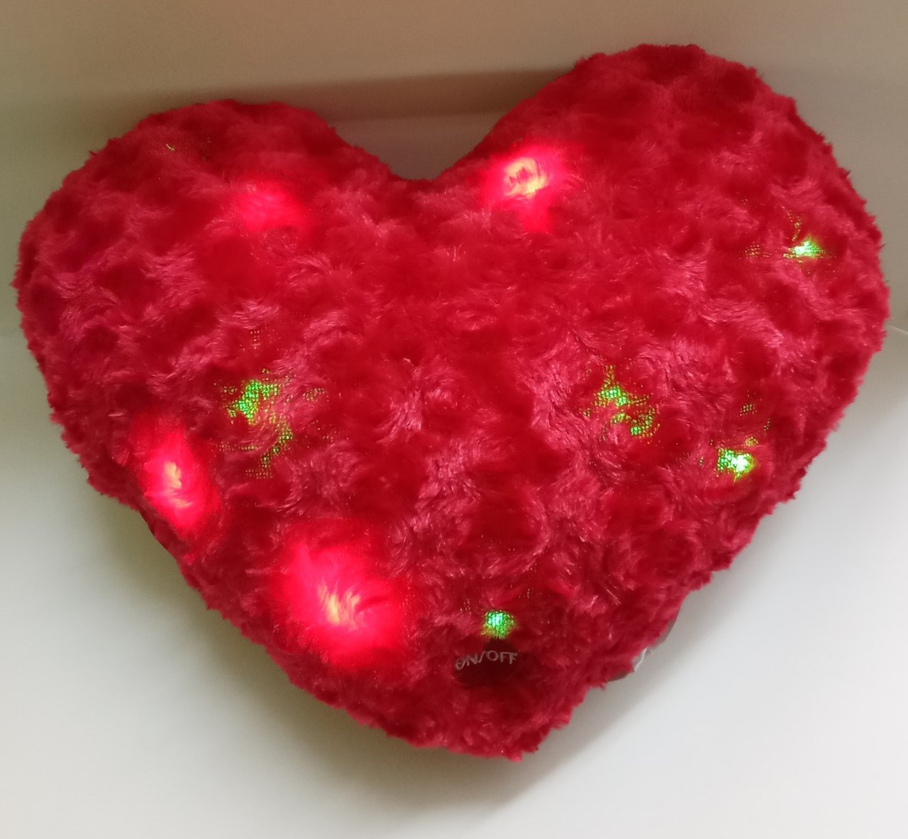 Cojín corazón de peluche con luz - Imagen 4