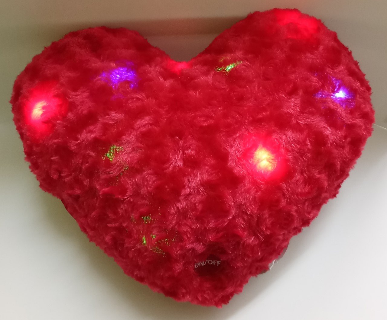 Cojín corazón de peluche con luz - Imagen 5
